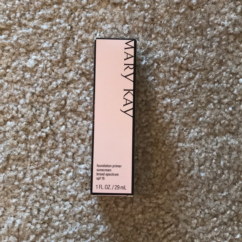 Foundation primer with broad spectrum SPF 15